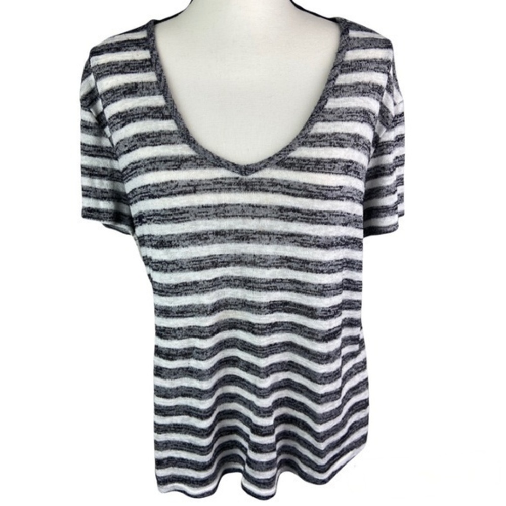 a.n.a A‎ New Approach Top Womens Size XL Dark Gray and White Stripe Knit Top